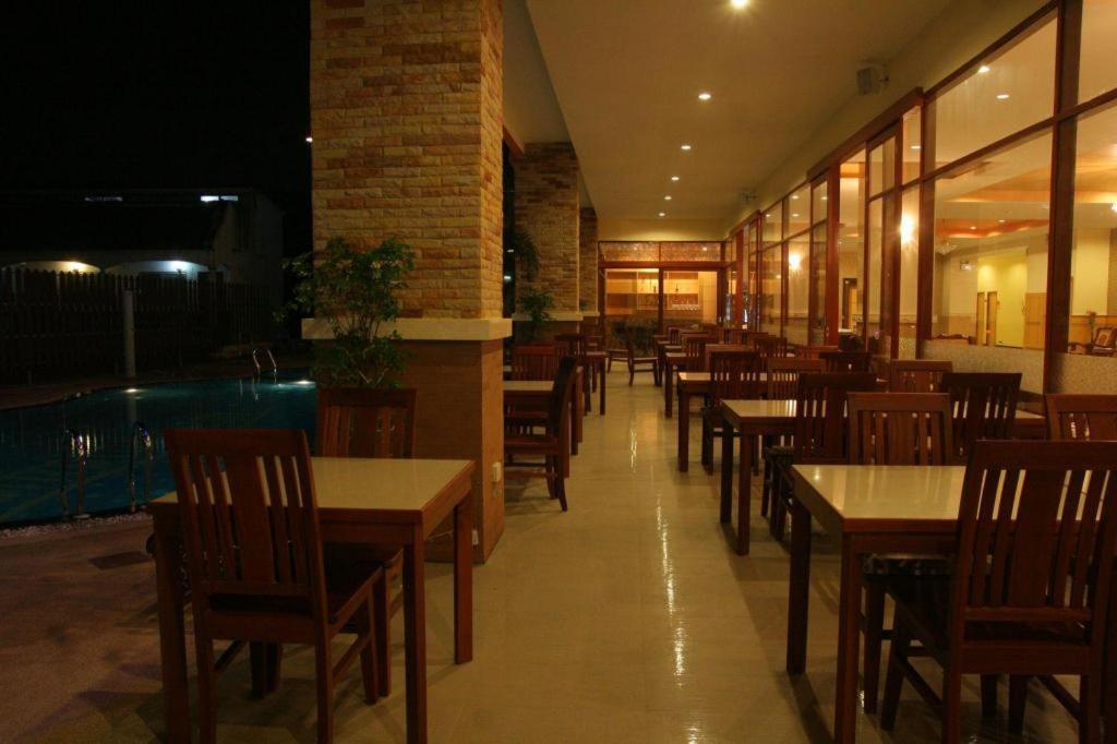 Siam Platinum